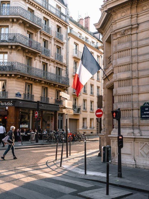 Navigating Transportation in France: The Role of Taxis in Ensuring Safe Transfers